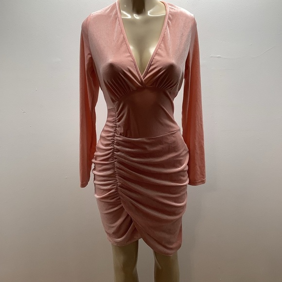 Sexy Size Large Long-Sleeve Pink V-Neck Ruched Bodycon Dress. Preloved - Picture 2 of 6